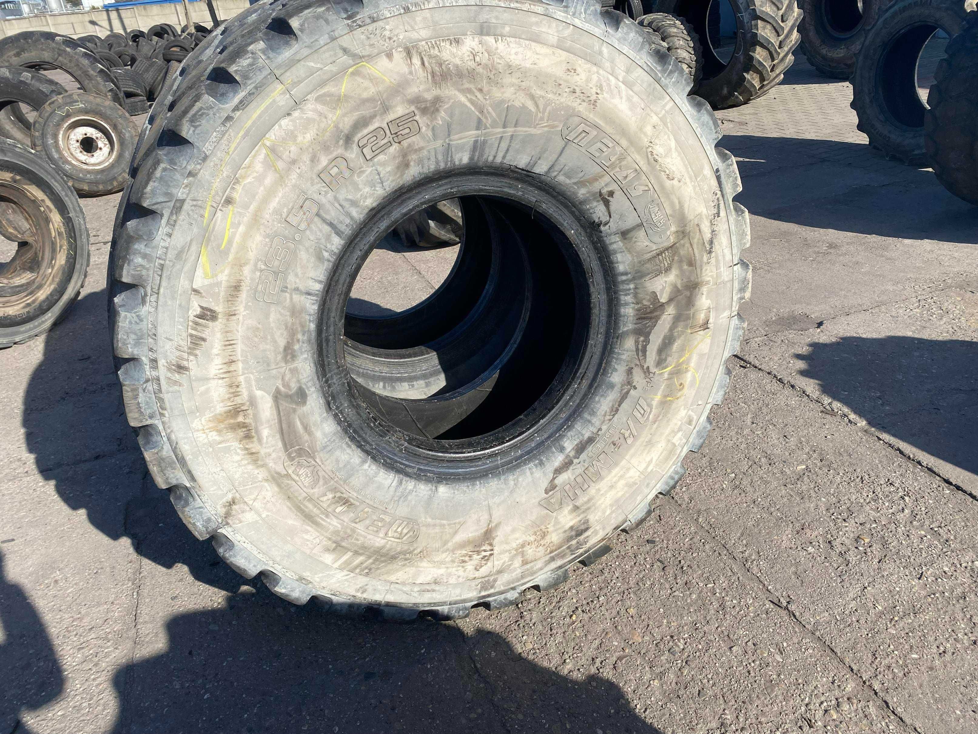 Opony Używane 23.5r25 TYP MICHELIN XHA 50% Bieżnika 23.5-25