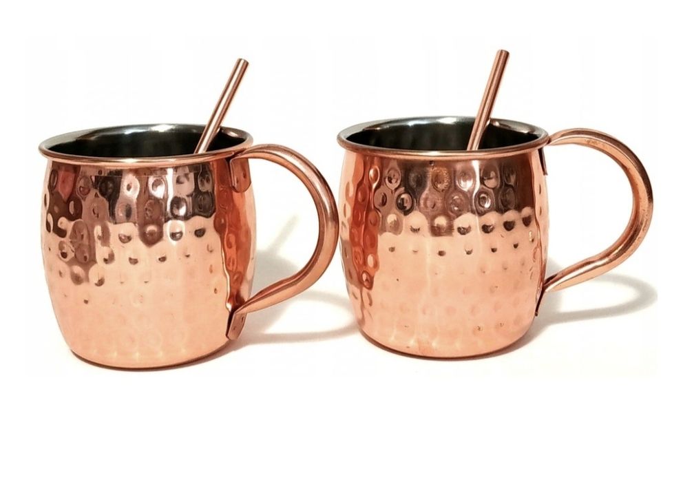 Dwa kubki metalowe z miedzi młotkowane ze słomką komplet nowy drink