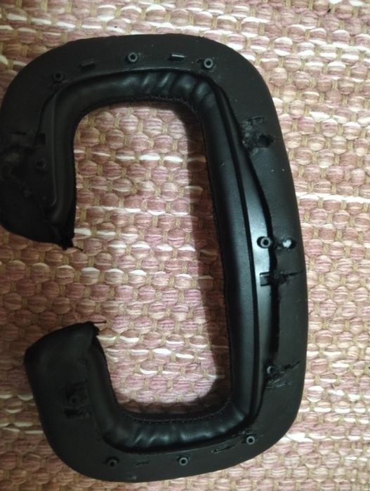 Fones de realidade virtual pouco usado