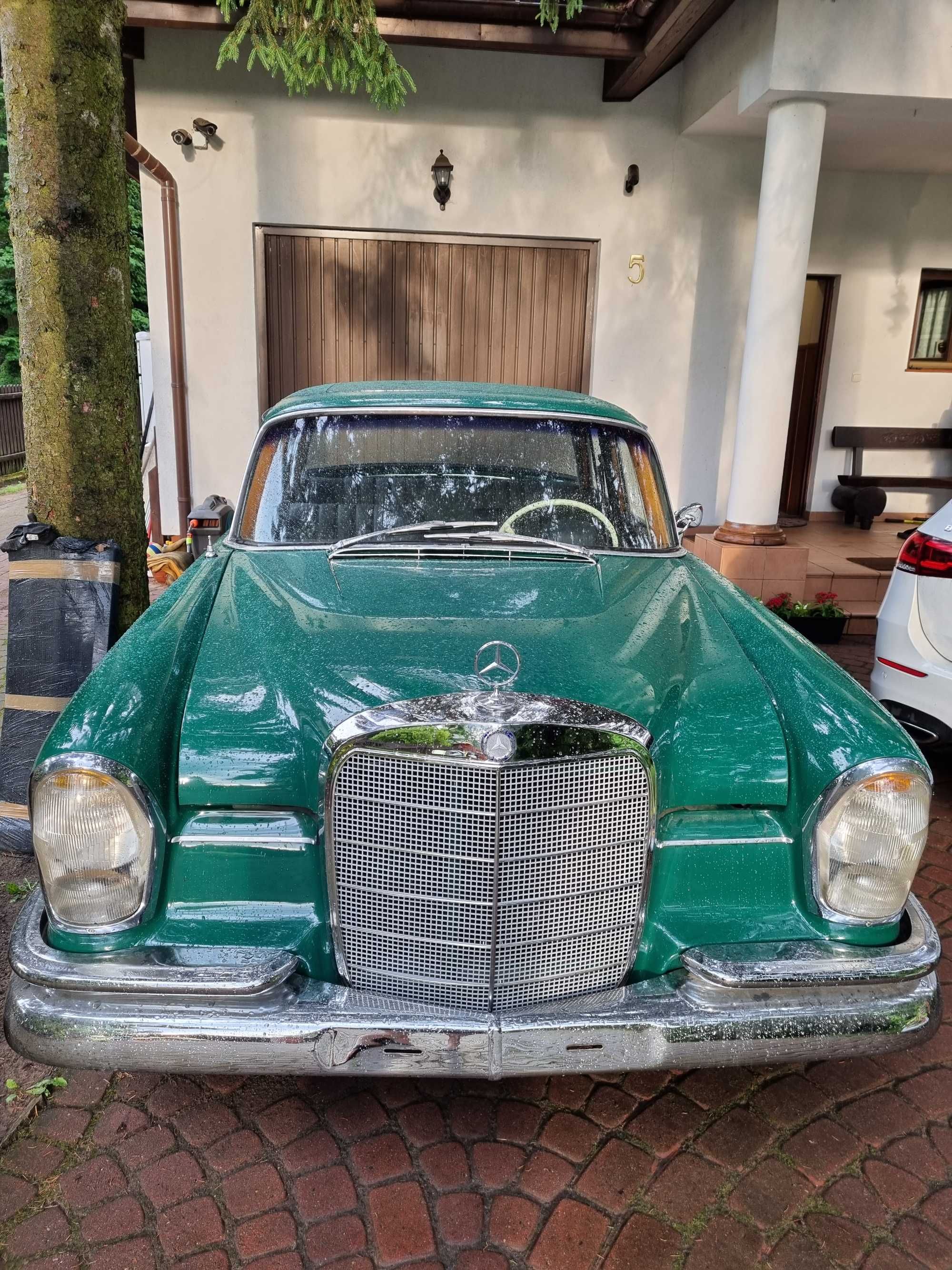 Mercedes 220 s stan idealny.