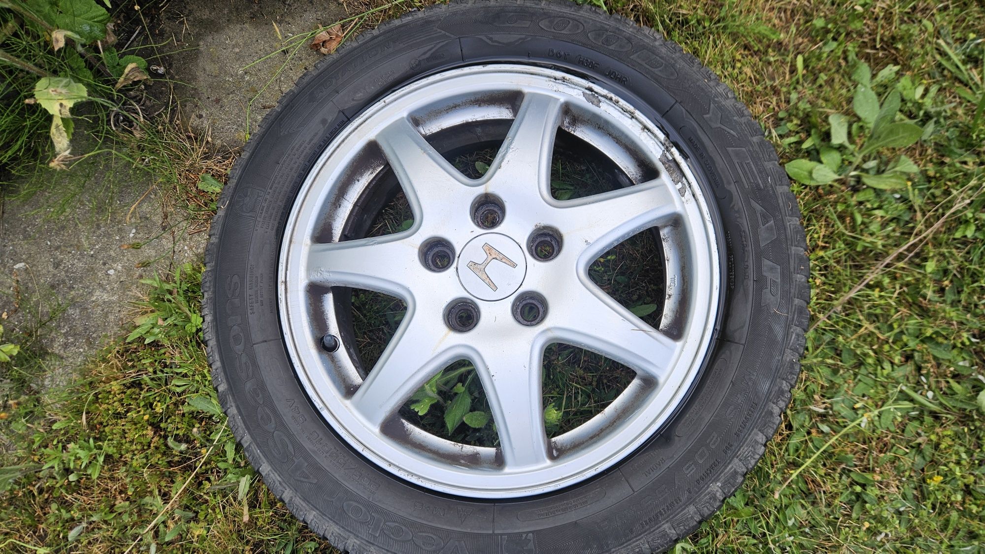 Felgi Honda z oponami Goodyear