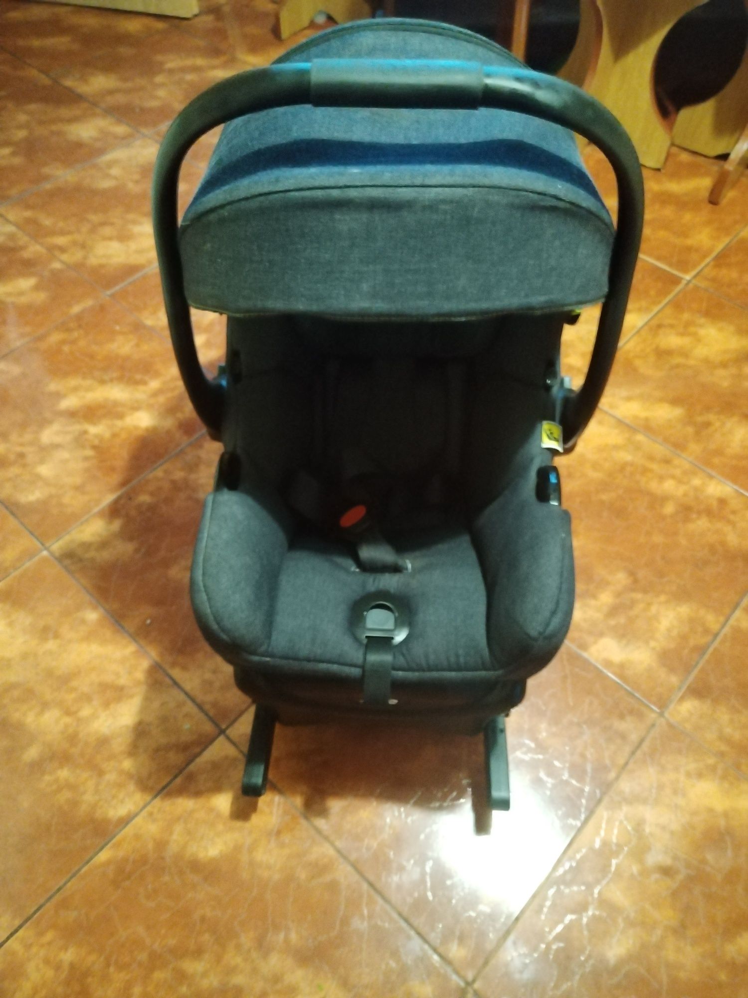 Fotelik Joie 0-13kg +isofix.