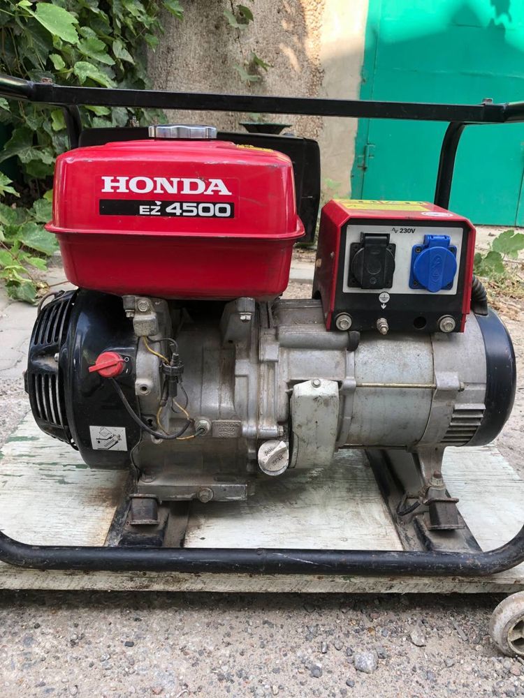 Продам генератор Honda EZ4500