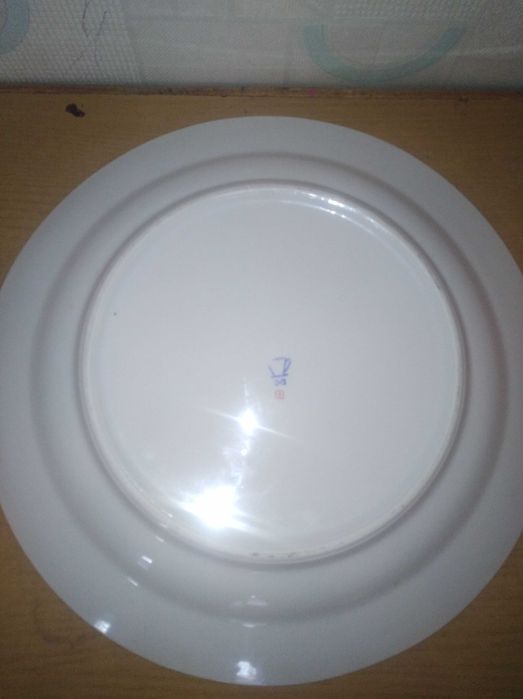 тарелки большие блюда (4шт)