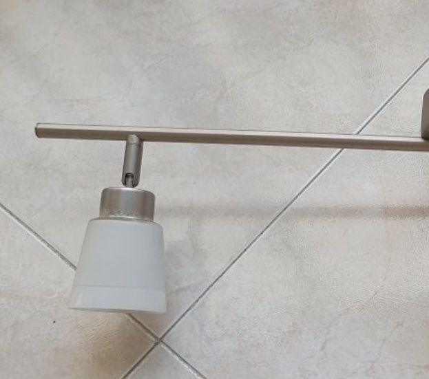 Candeeiro 3 focos com lâmpadas LED