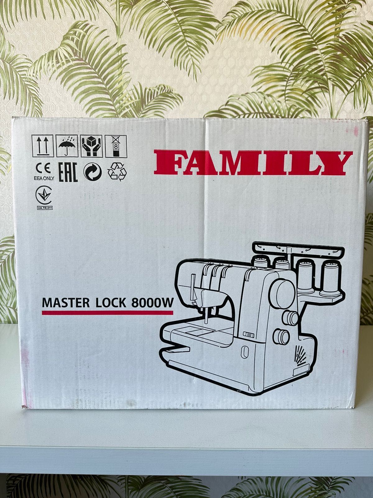 Швейна машина, розпошивальна Family Master Lock 8000W