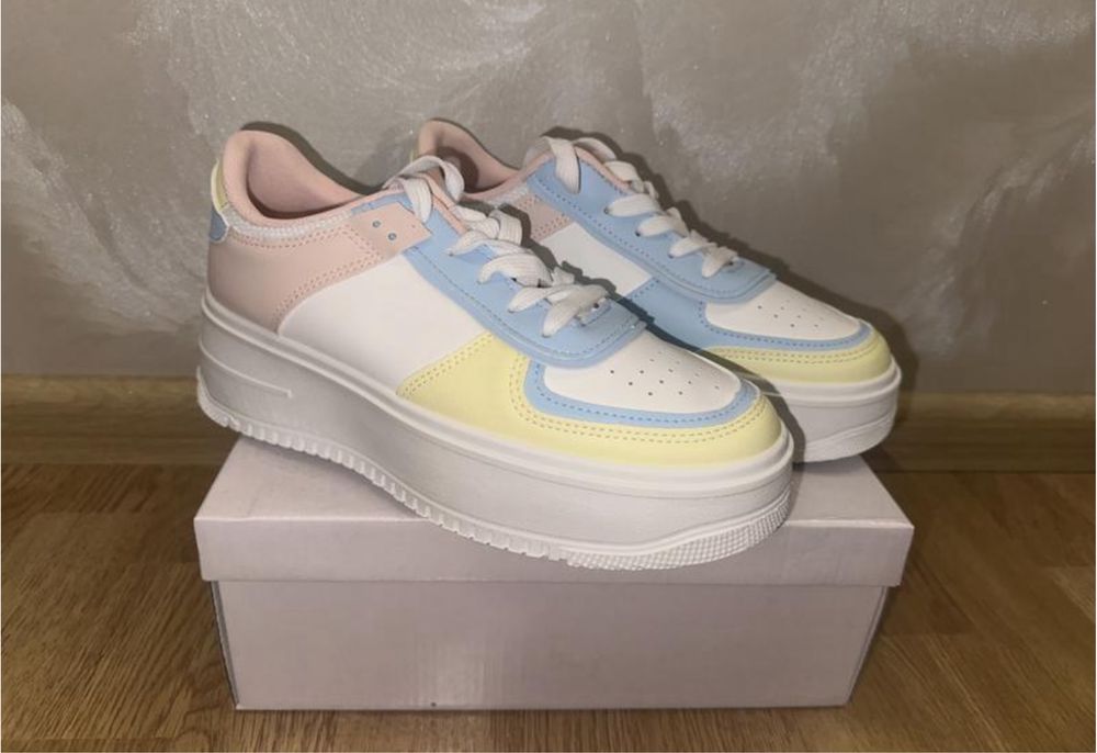 Кеди, кросівки, кріпери multicolor на платформі як Nike. 37, 37,5, 38