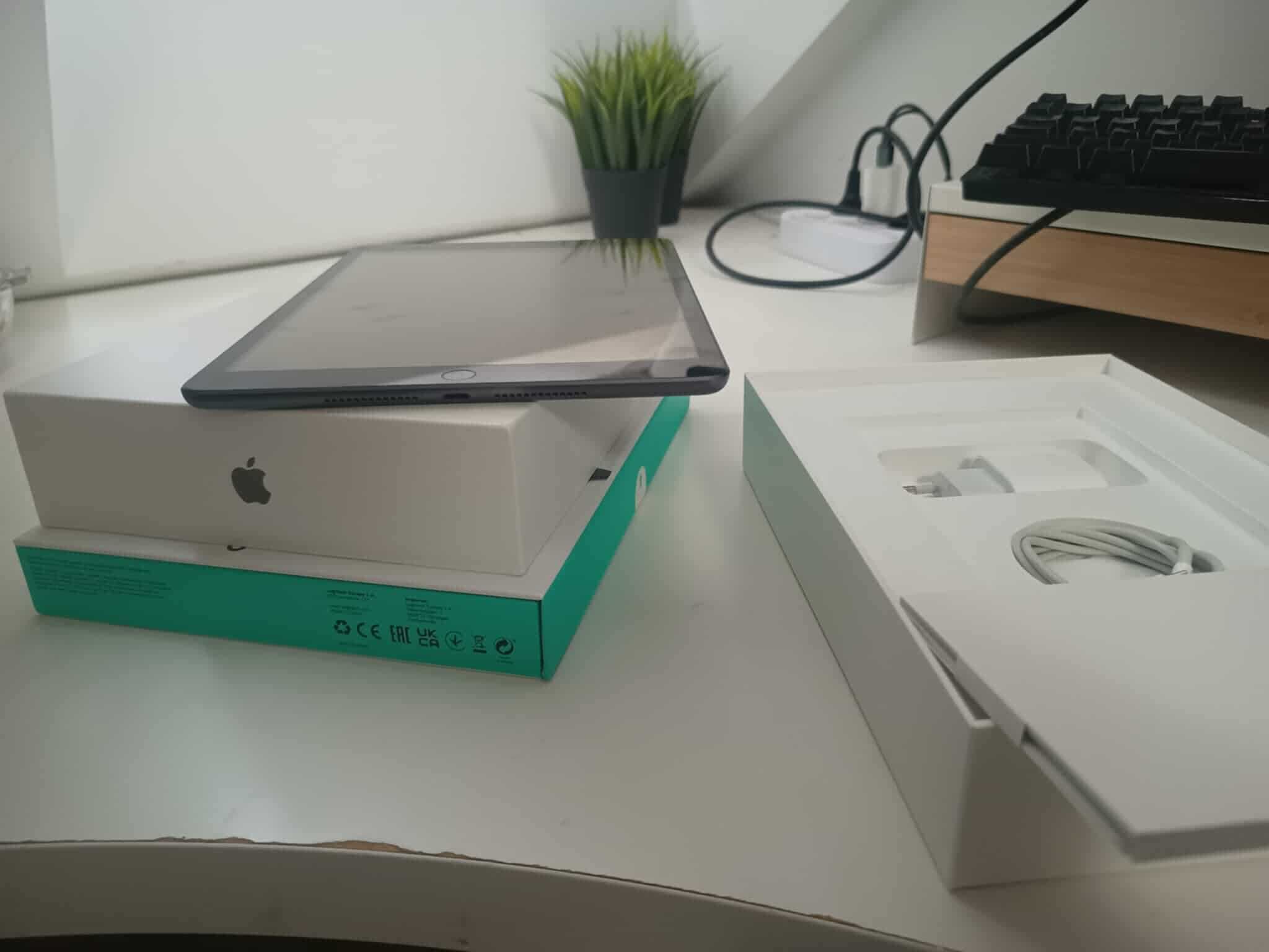 Jak Laptop! iPad 9. generacji 64GB + klawiatura Logitech Combo + rysik