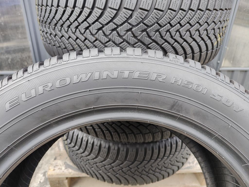 235/55/18 Falken EuroWinter HS01 SUV komplet