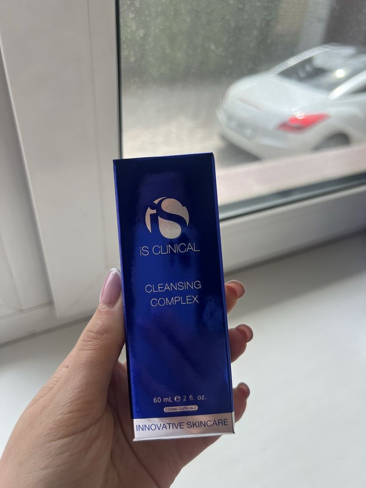 Продукція is clinical, spf 50, serum