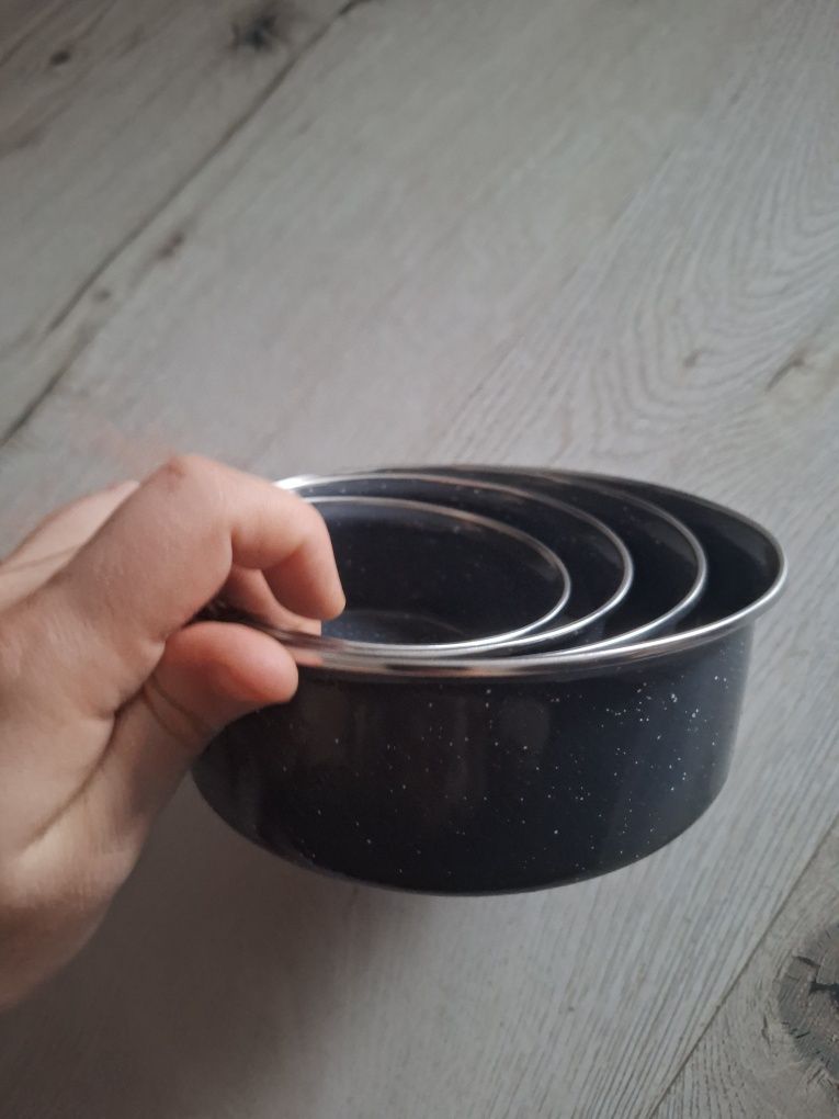 Zestaw 4 pojemników emaliowanych