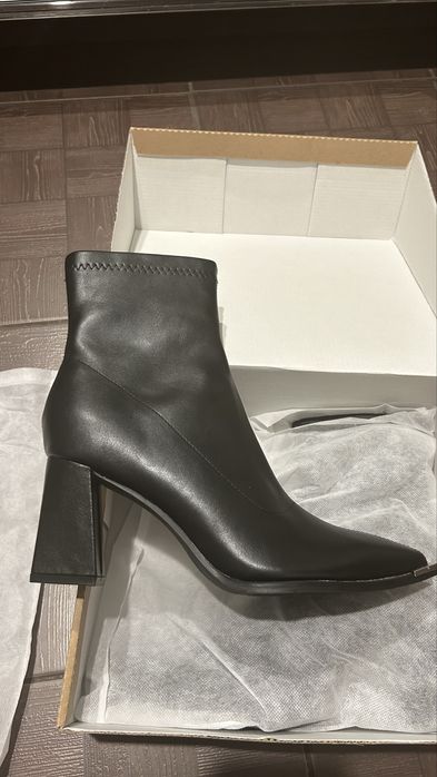 Женские ботинки до щиколотки, новые !!!