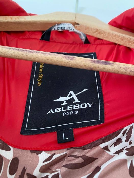 Kurtka zimowa puchowa z paskiem i kapturem