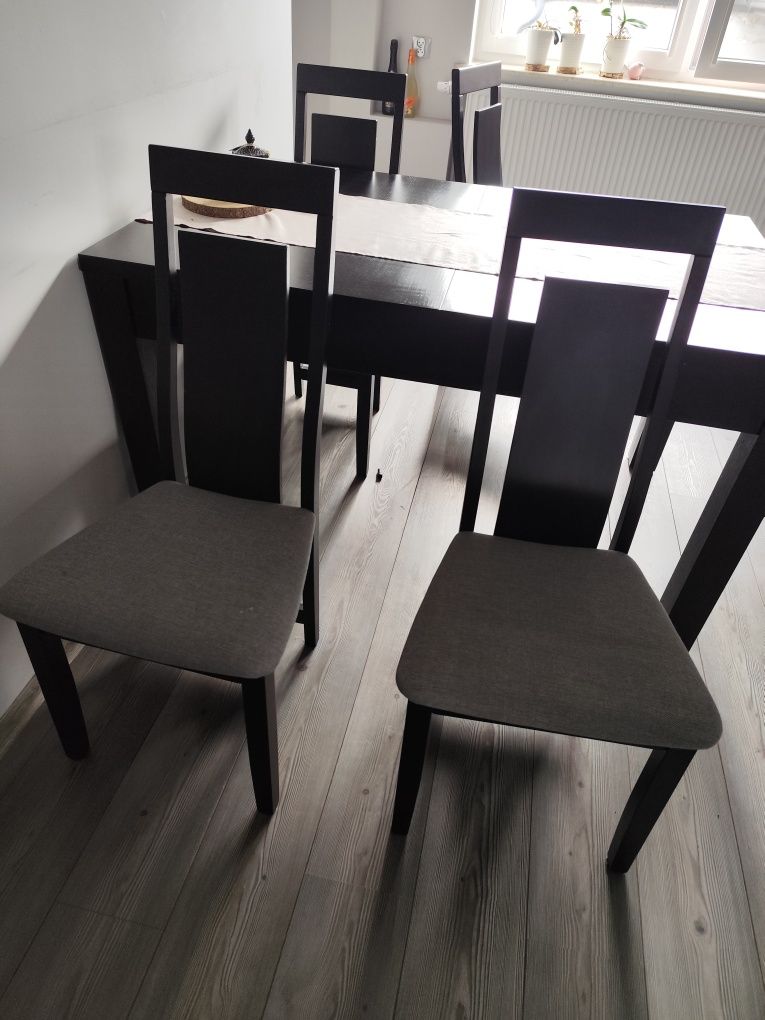 Komplet stół drewniany i 6 krzeseł