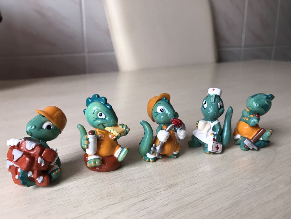 Іграшки кіндер бегемоти, діно, жаби