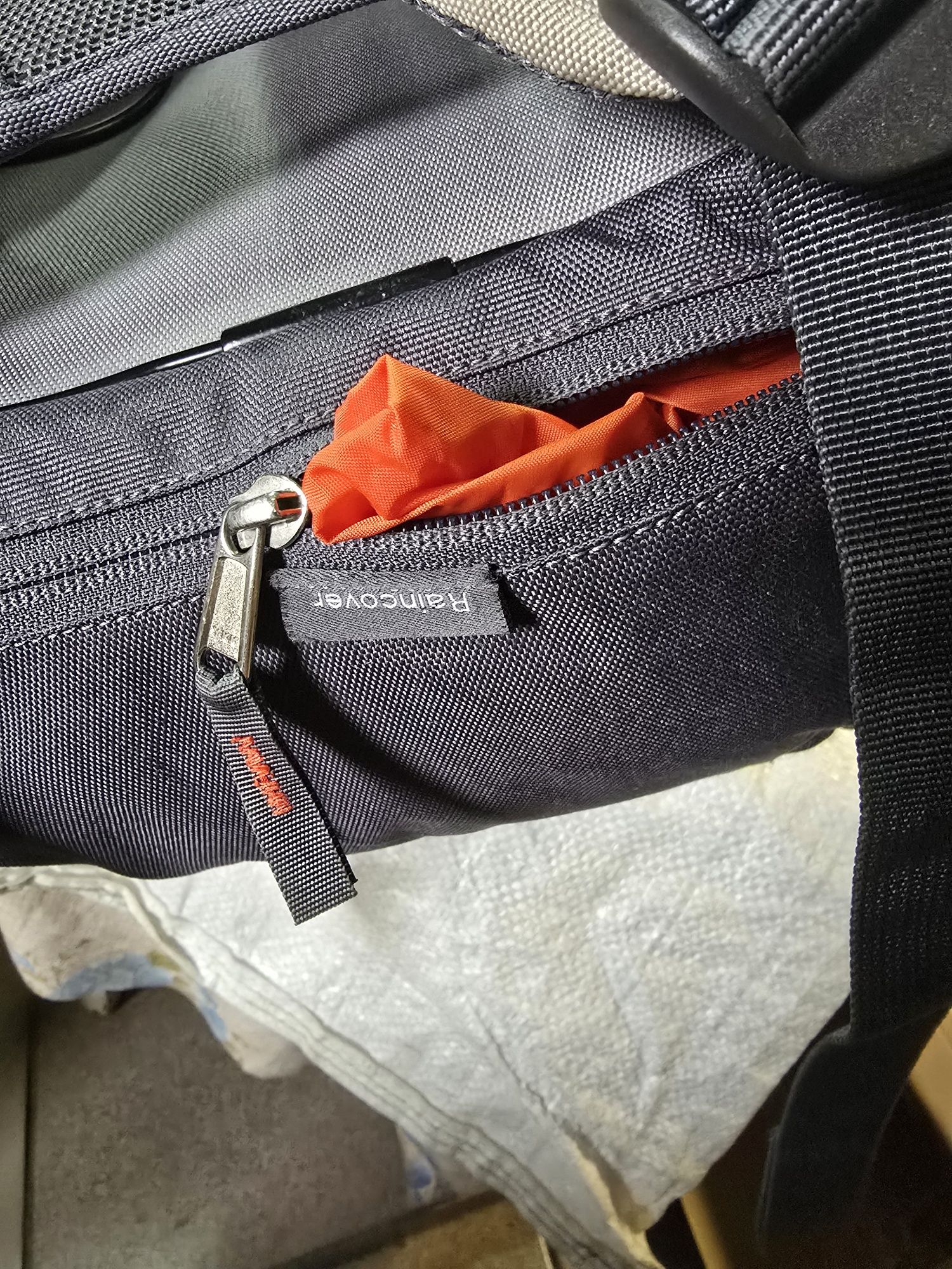 Рюкзак VAUDE 24 л з вентиляцією спини та чохлом від дощу