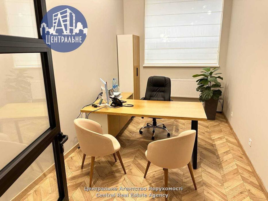 Оренда просторого кабінетного офісного приміщення в центрі, 8€/м.кв.