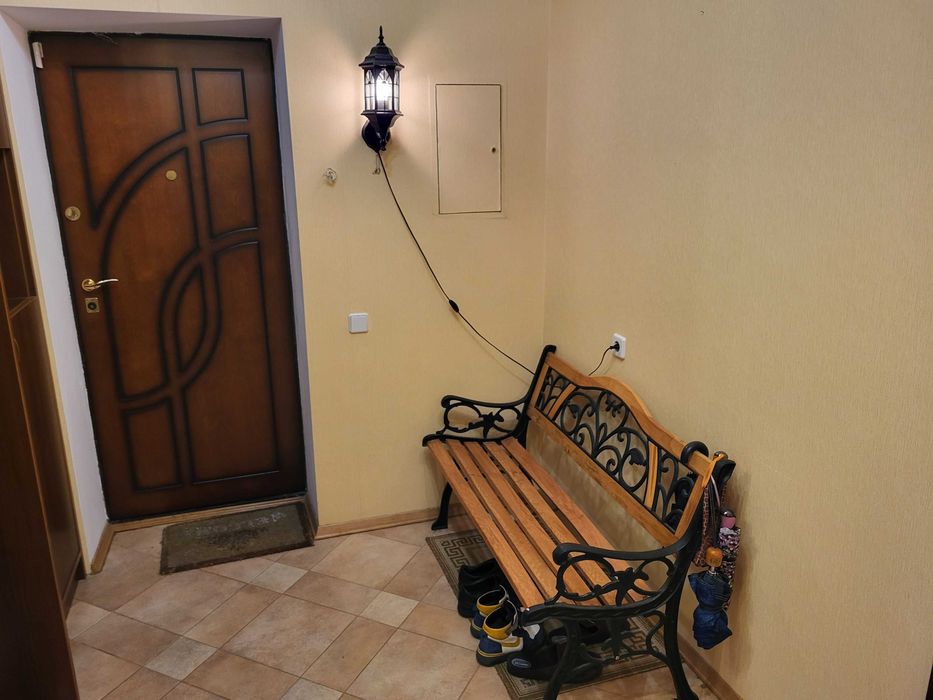 Здається в оренду 3к квартира, Оболонь, м. Мінська