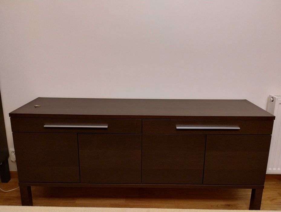 Zestaw mebli salonowych IKEA - witryna i komoda; stan bardzo dobry