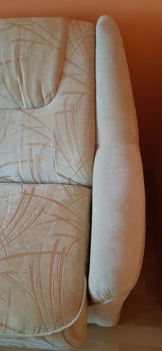 Wersalka sofa rozkładana z pojemnikiem na pościel