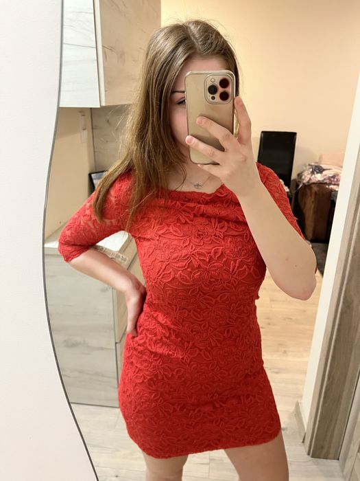 Czerwona sukienka