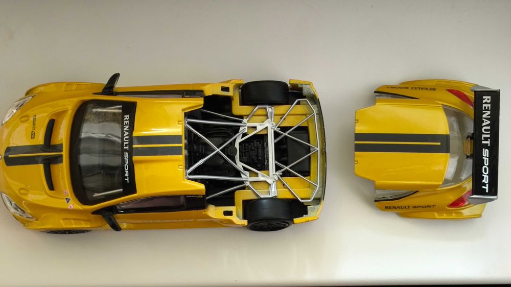 Модель, машинка Renault Megane Trophy 1.24 Bburago