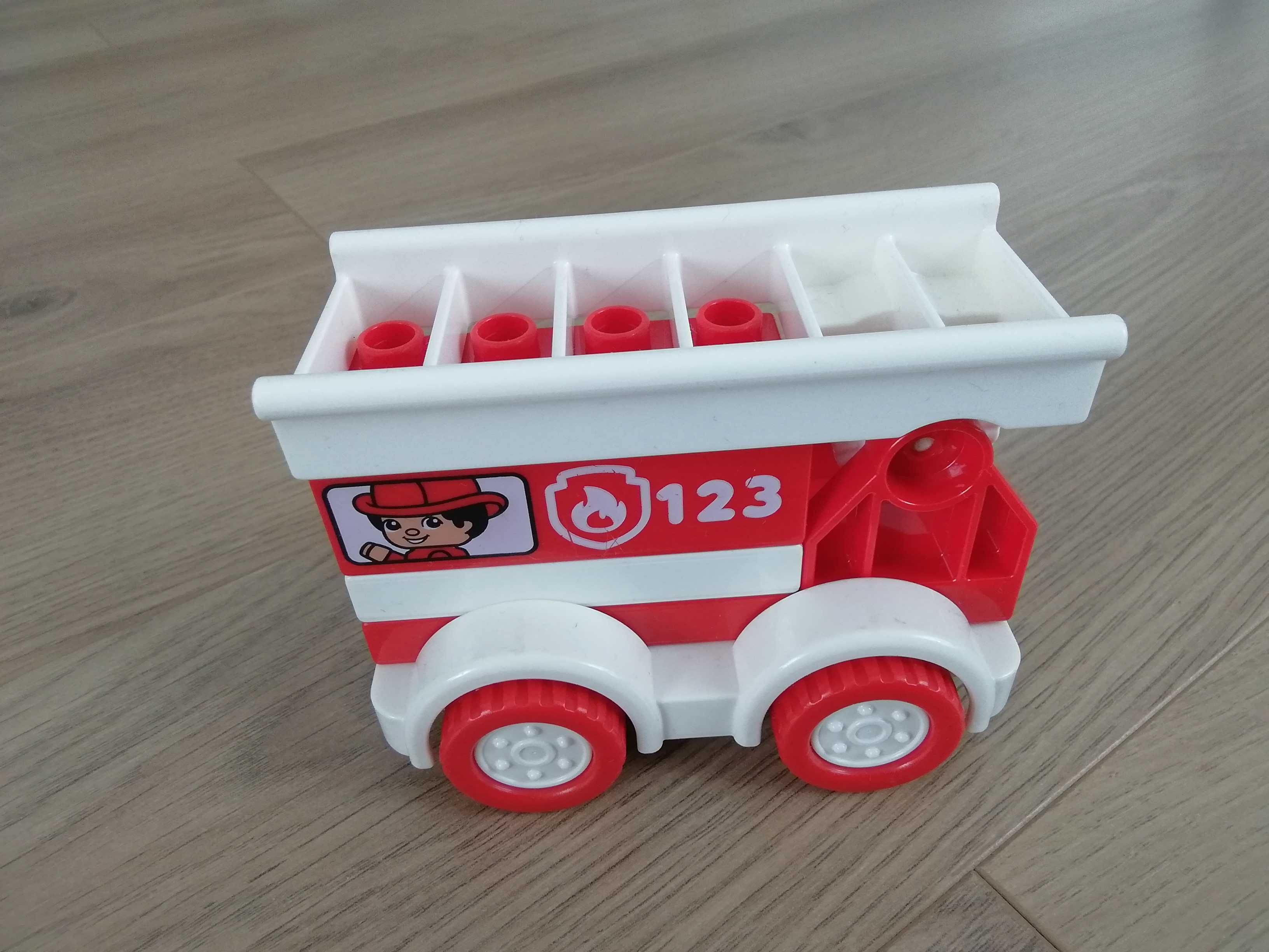 Lego Duplo wóz strażacki 10917