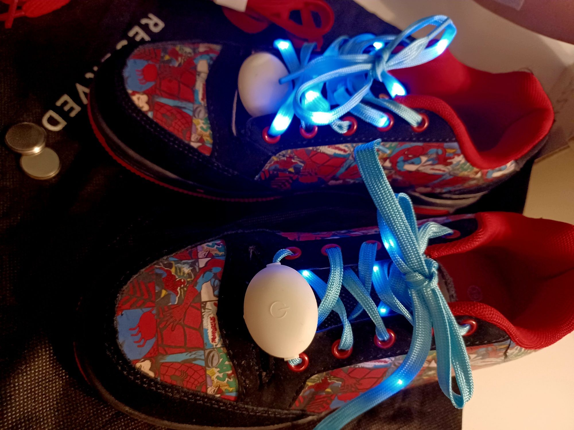 Buty adidasy Marvel  rozmiar 39 nowe