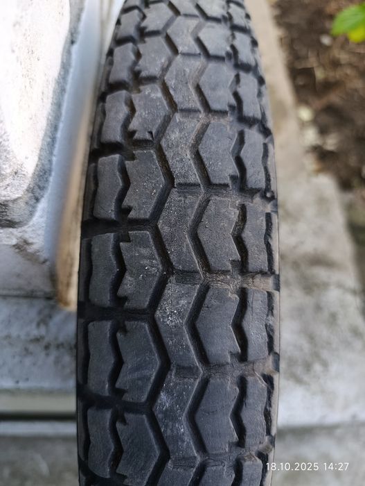 Резина покришка на ИЖ.    .