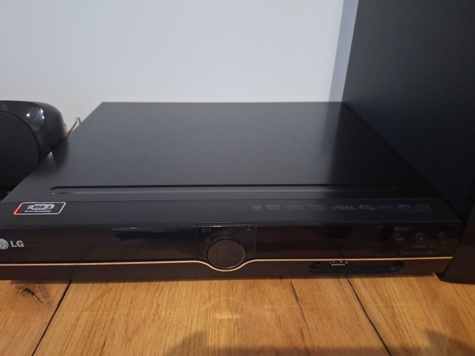 Kino domowe LG- HT -355 SD
