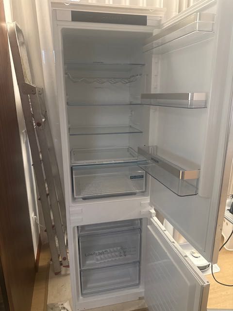 Frigorífico Siemens encastre 177cm Hyperfresh/ Low Frost- Como Novo