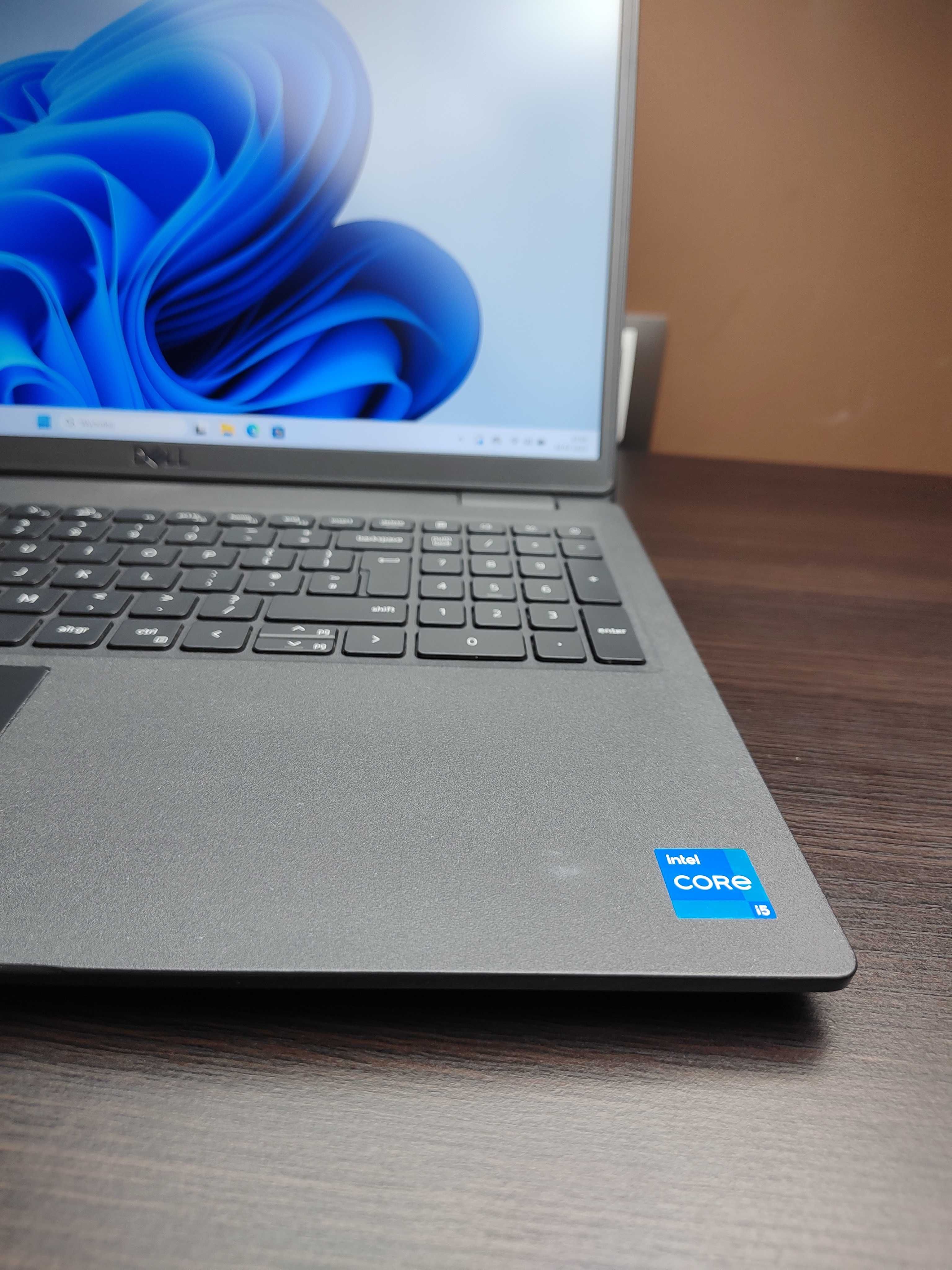 LAPTOP | Dell Latitude 3520 | 15,6" FHD | i5-11GEN | 32GB RAM | 512SSD
