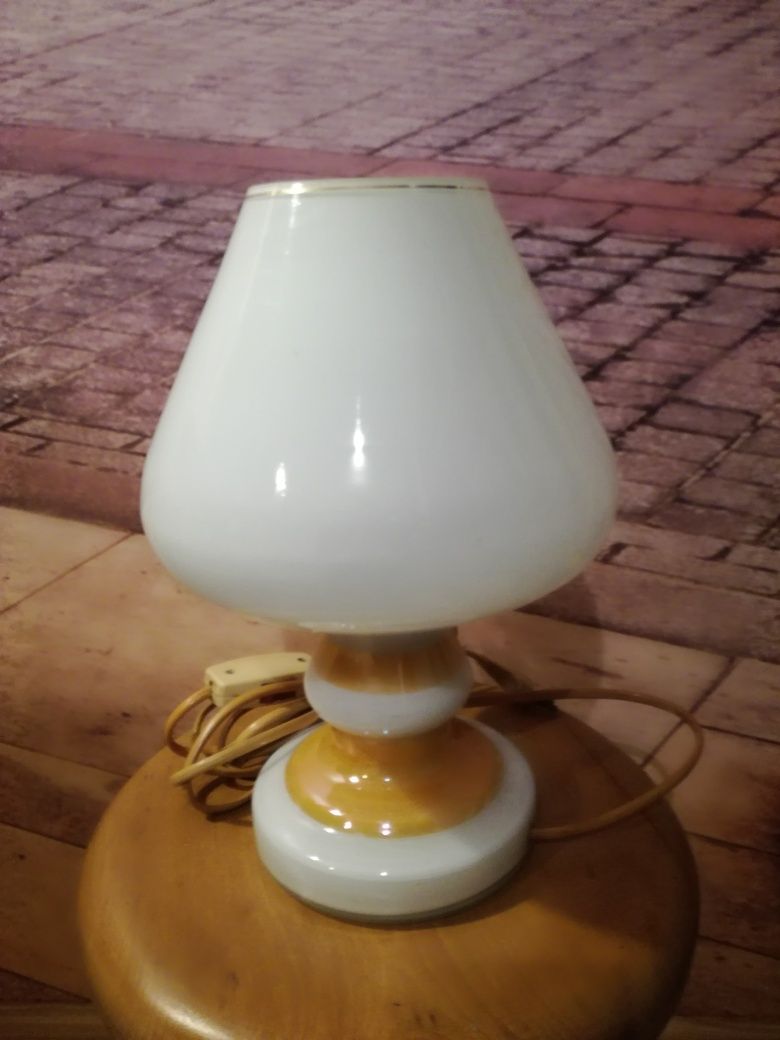 lampa prl szkło Vitropol kieliszek koniaku biała