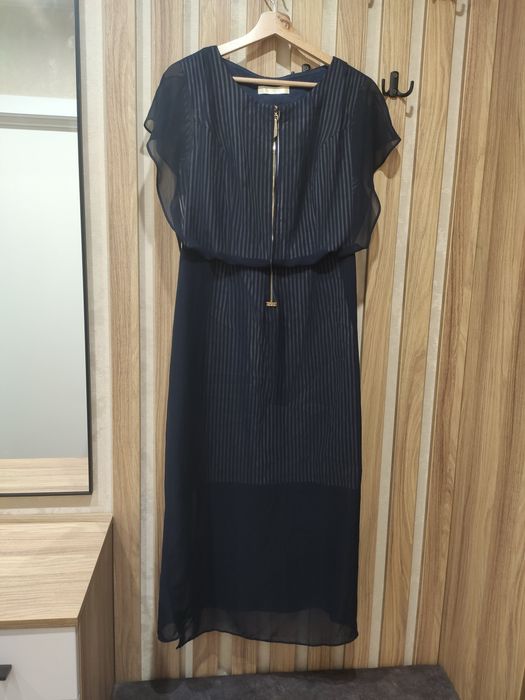 Сукні в ідеальному стані на 46-50