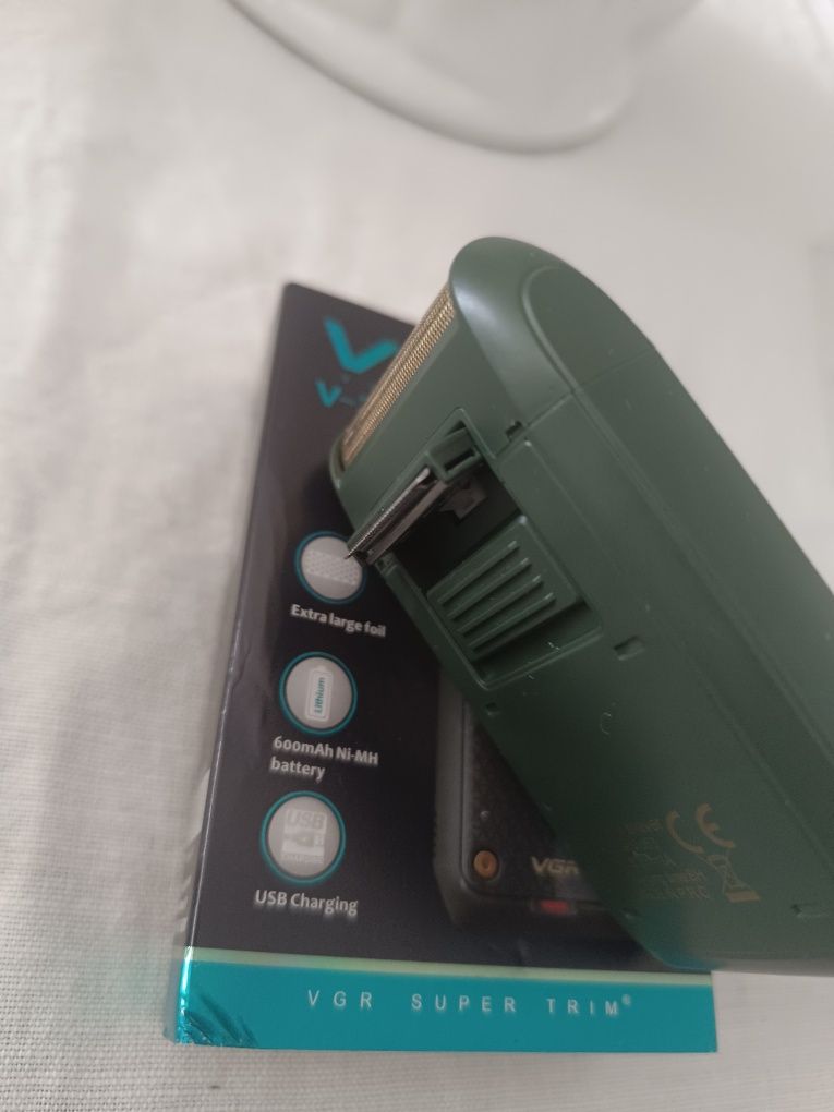 Máquina de Barbear Profissional VGR V-353