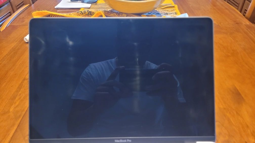Macbook pro 13" i5 / 16gb ram / 512Gb SSD