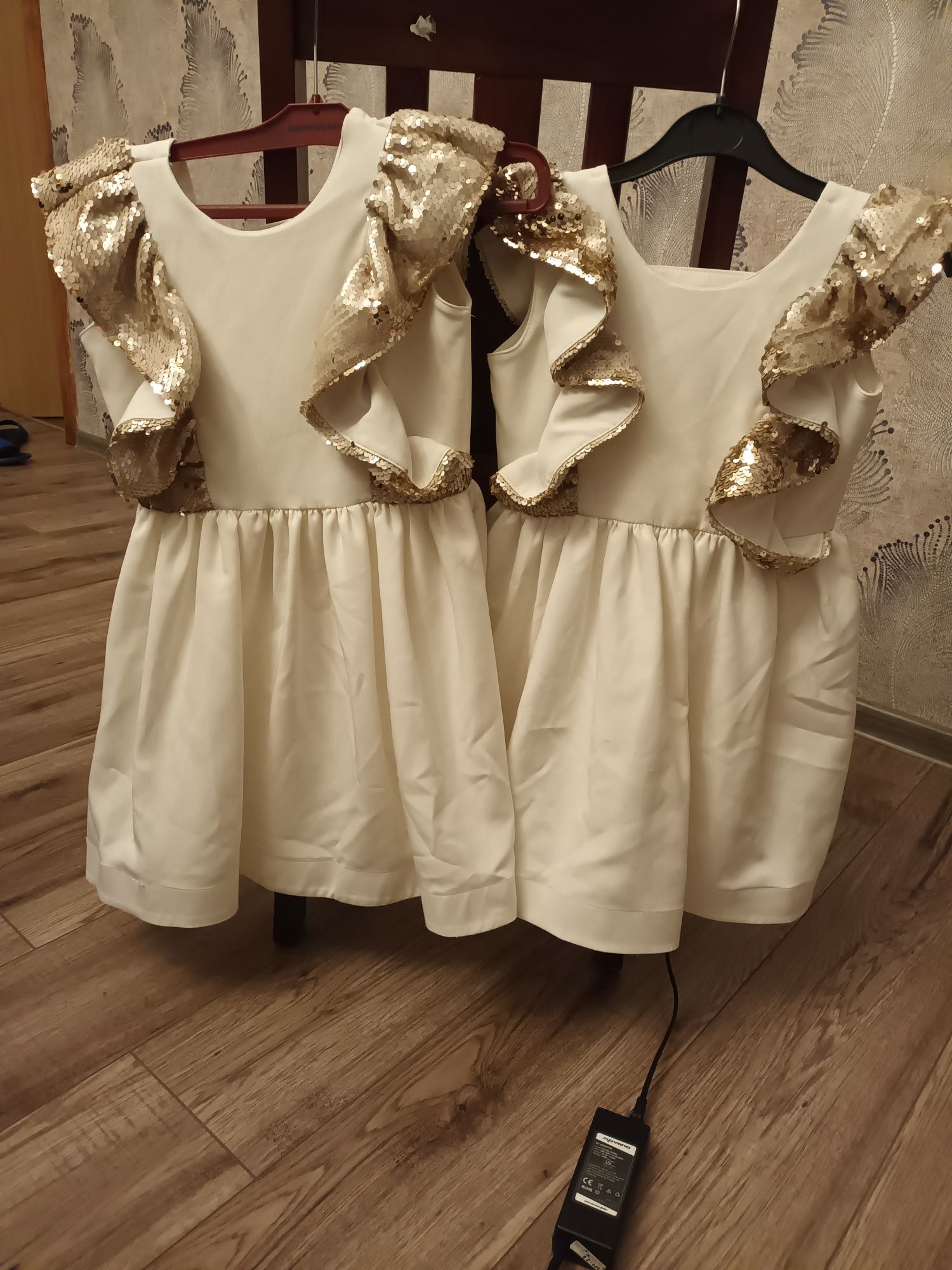 Sukienki dla bliźniaczek świąteczne aniołka  dla dziewczynki