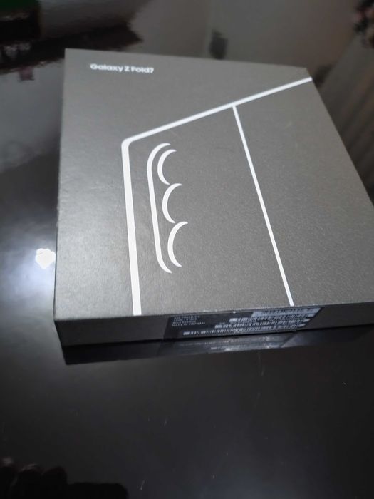 Samsung Galaxy Z Fold7 5G 8.0″ 12GB/512GB Silver Shadow selado caixa