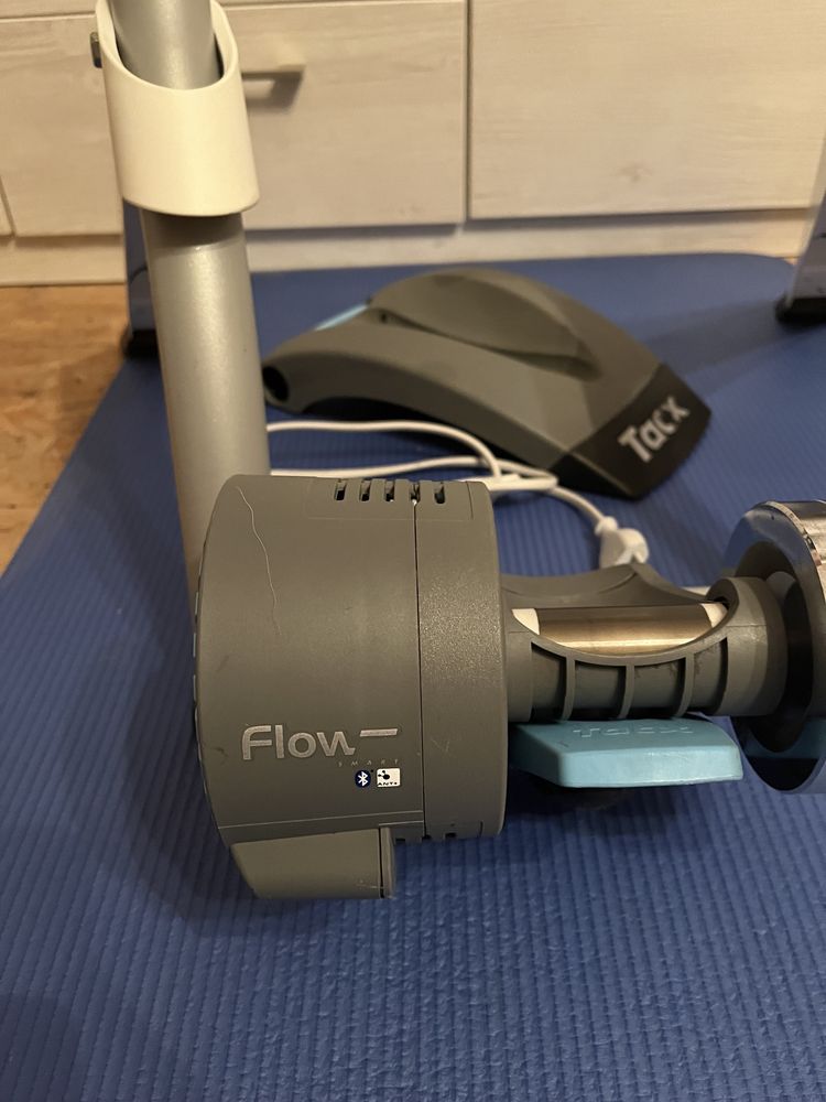 Tacx flow smart trenażer rowerowy, bluetooth ant
