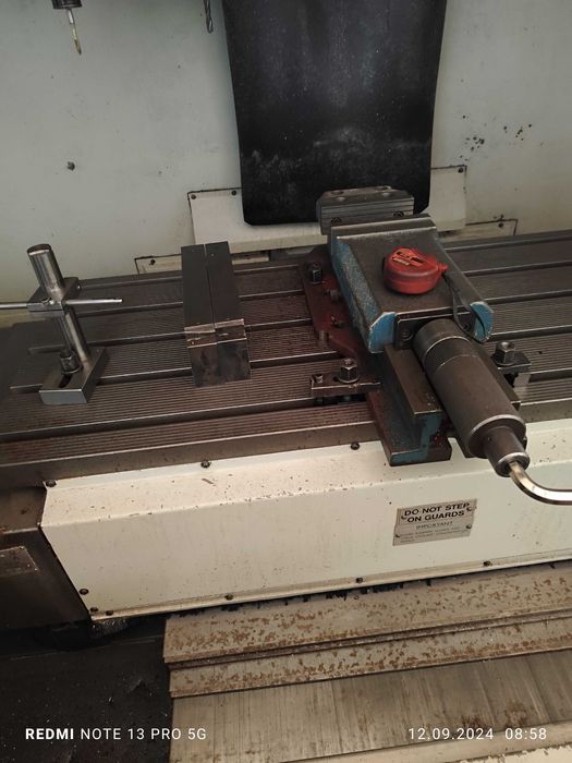 Centrum obróbcze -maszyna CNC Bridgeport VMC 1000/22