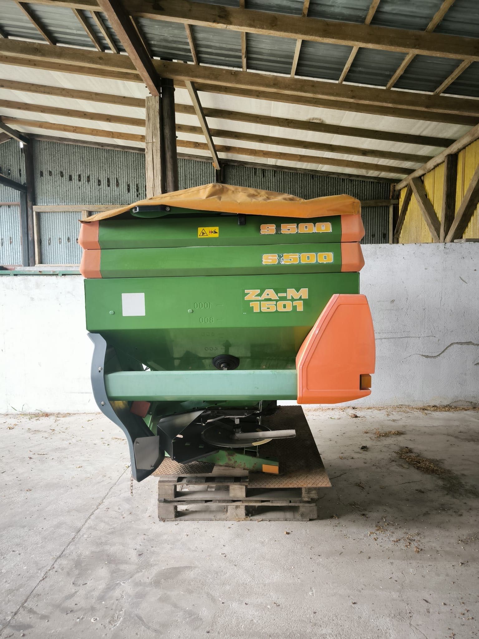 Rozsiewacz nawozu Amazone 2500l rok 2013!