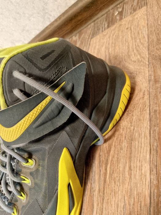 Баскетбрл кроссовки Nike Lebron Soldier 8