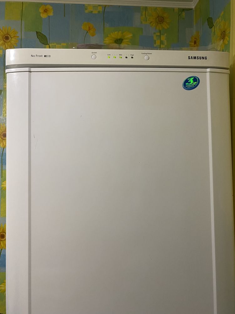 Продаємо холодильник Samsung No Frost