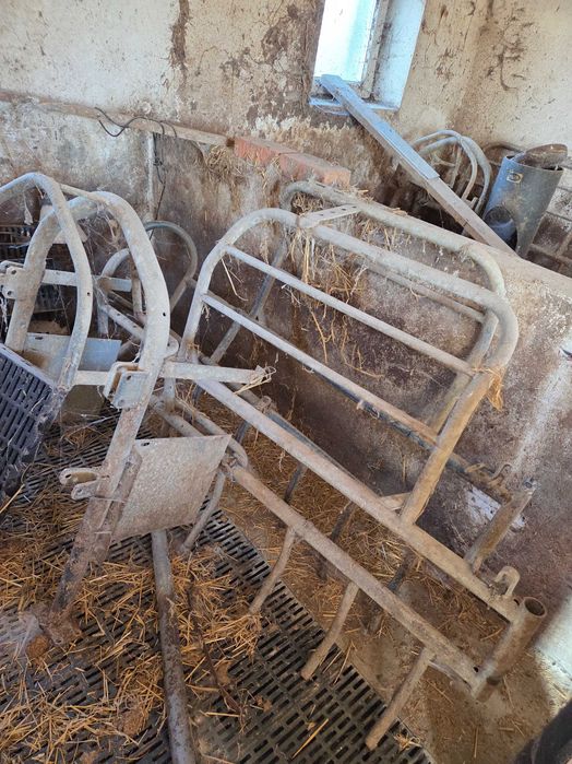 Klatki dla macior , paśniki