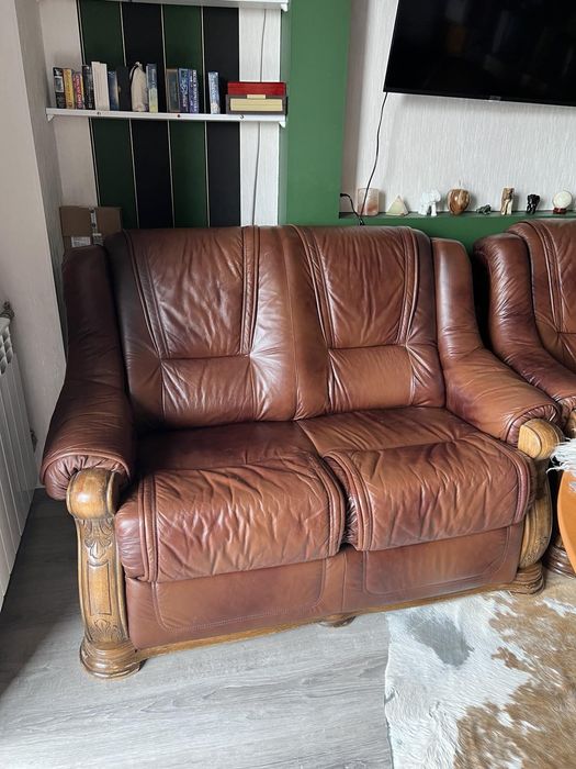 Кожанные диван, кресло и кресло массажное