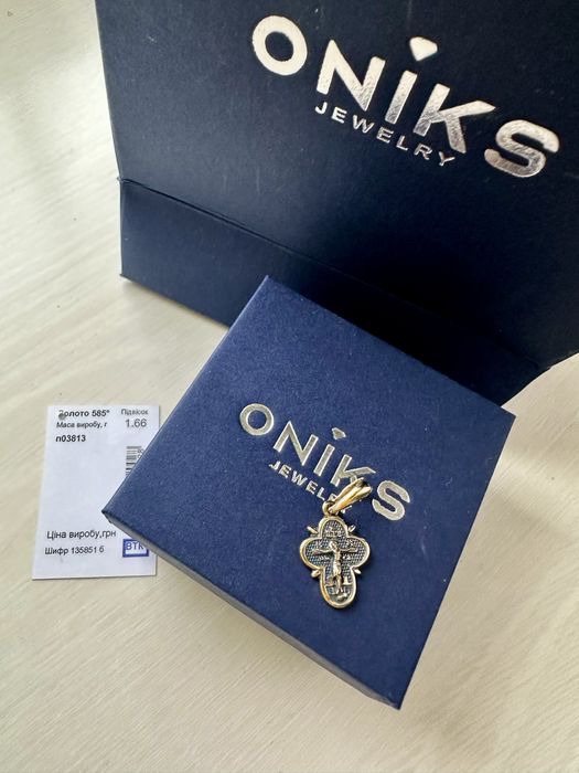 Золотий хрестик Онікс