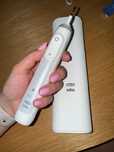Szczoteczka elektryczna Oral-B Genius X White z etui podróżnym