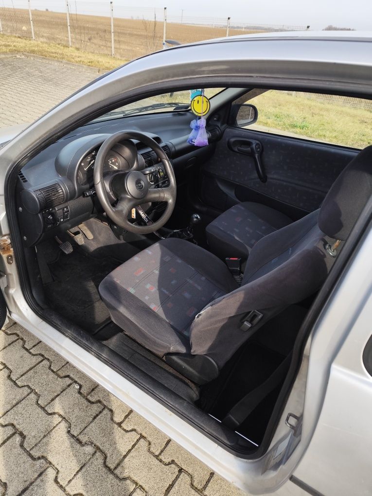Opel Corsa B 1.0