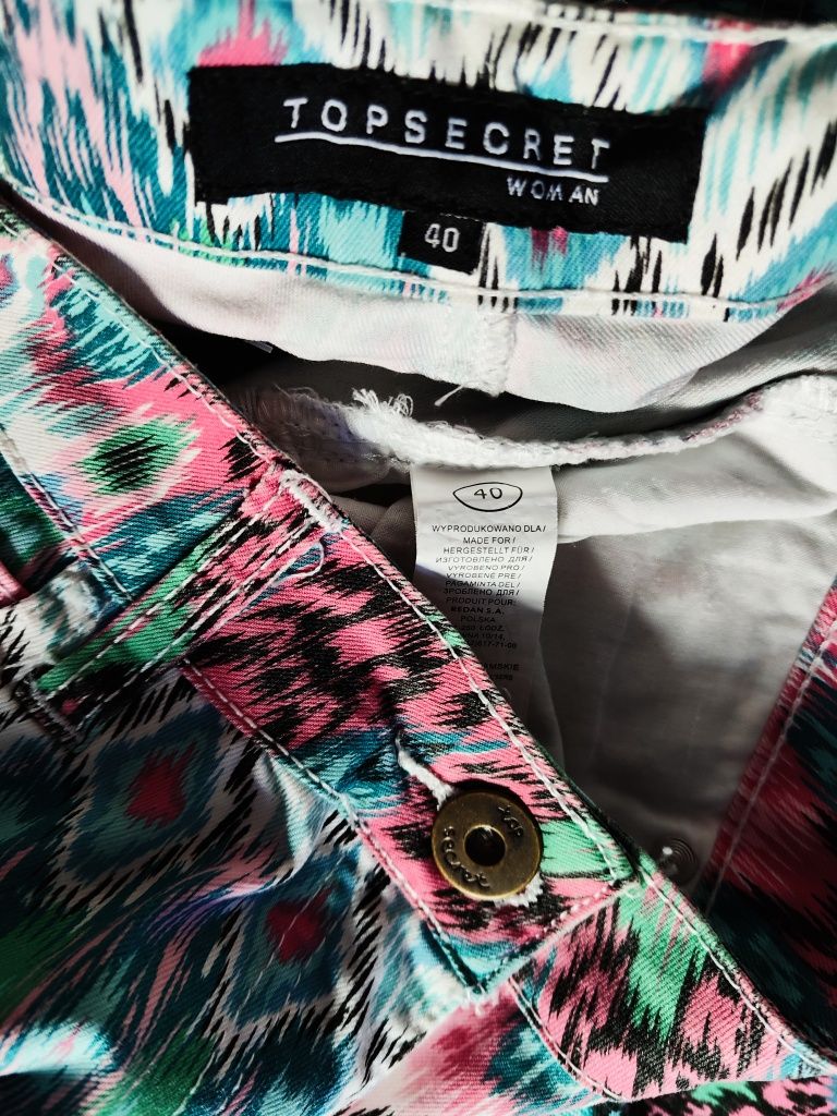Kolorowe spodnie damskie Top Secret L 40 wzory