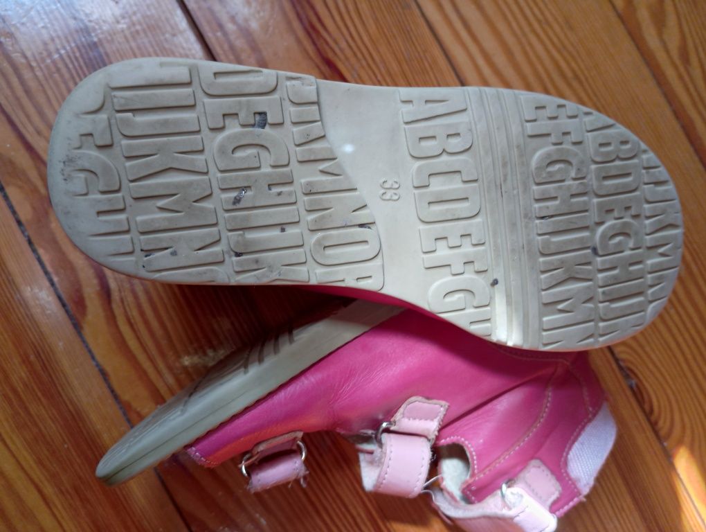 Buty kapcie ortopedyczne dla dziewczynki  Dawid rozmiar 33 ale większe